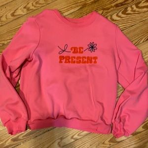 Ban.do Be Present top